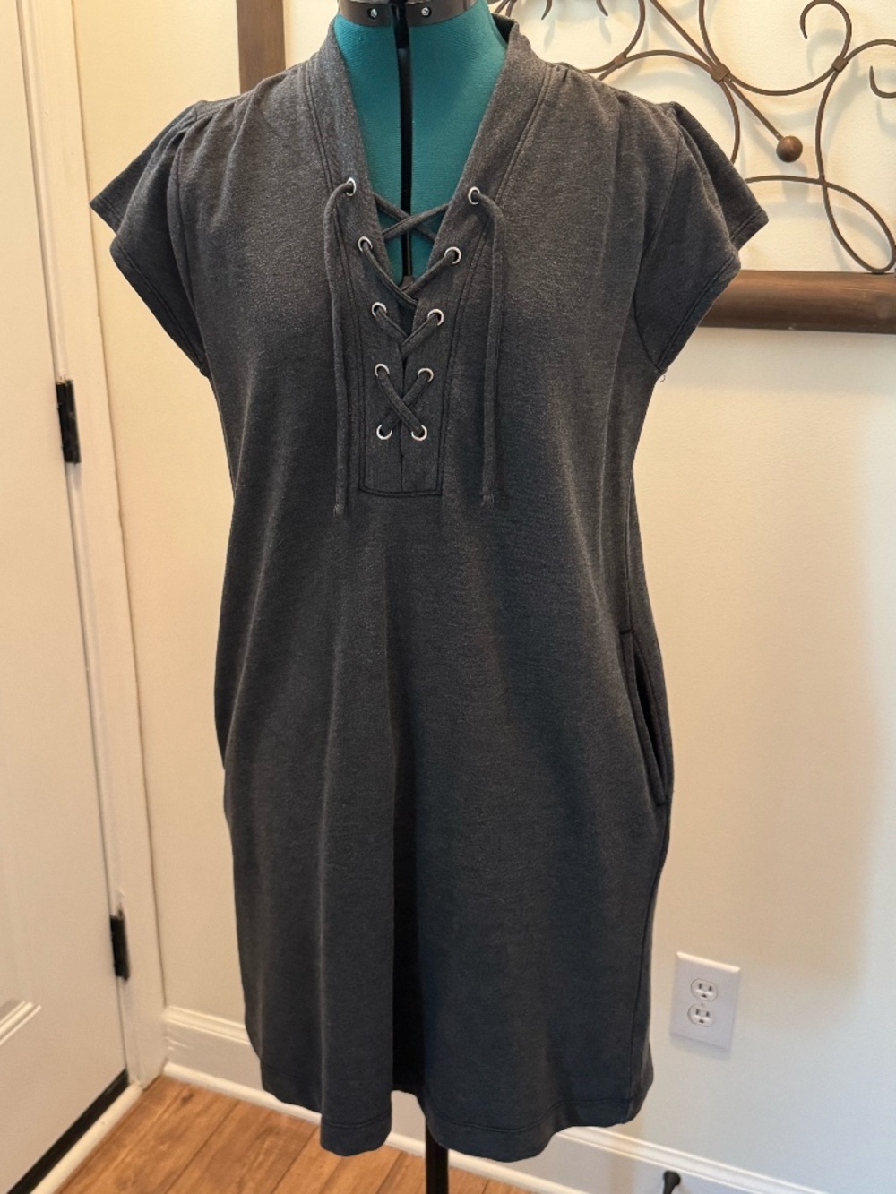 Wonderly from Belk Sweatshirt Dress in Dk Grey Size Medium NWT